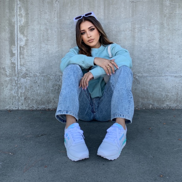 Meet your Posher, Fiorella - Picture 1 of 1